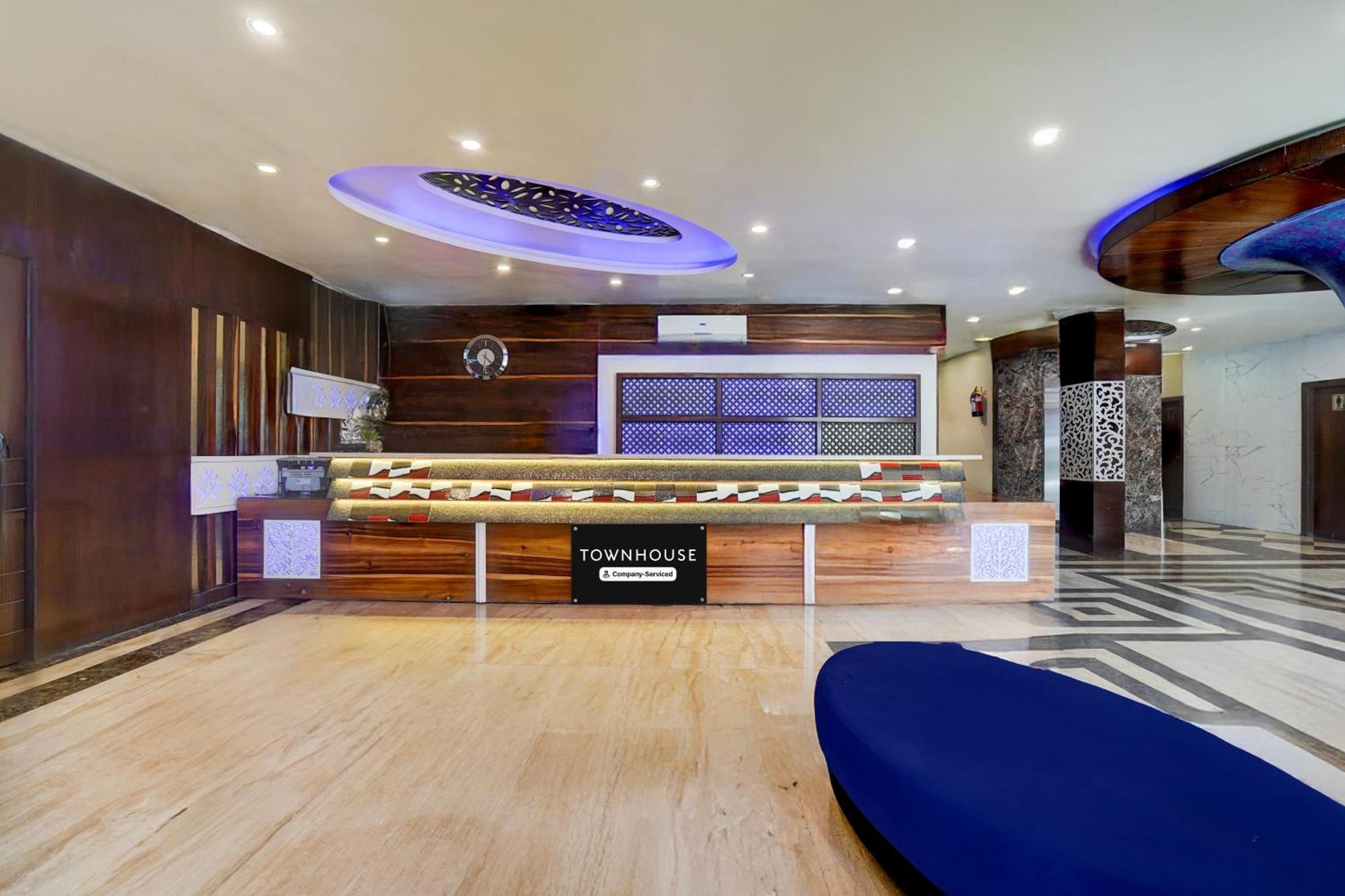 Super Townhouse Lalghati Near Airport Bhopal Ngoại thất bức ảnh