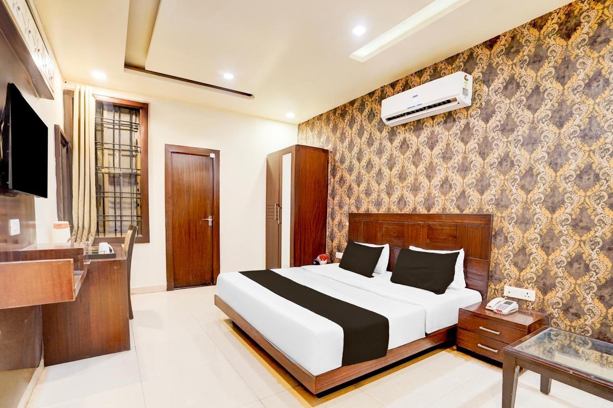 Super Townhouse Lalghati Near Airport Bhopal Ngoại thất bức ảnh