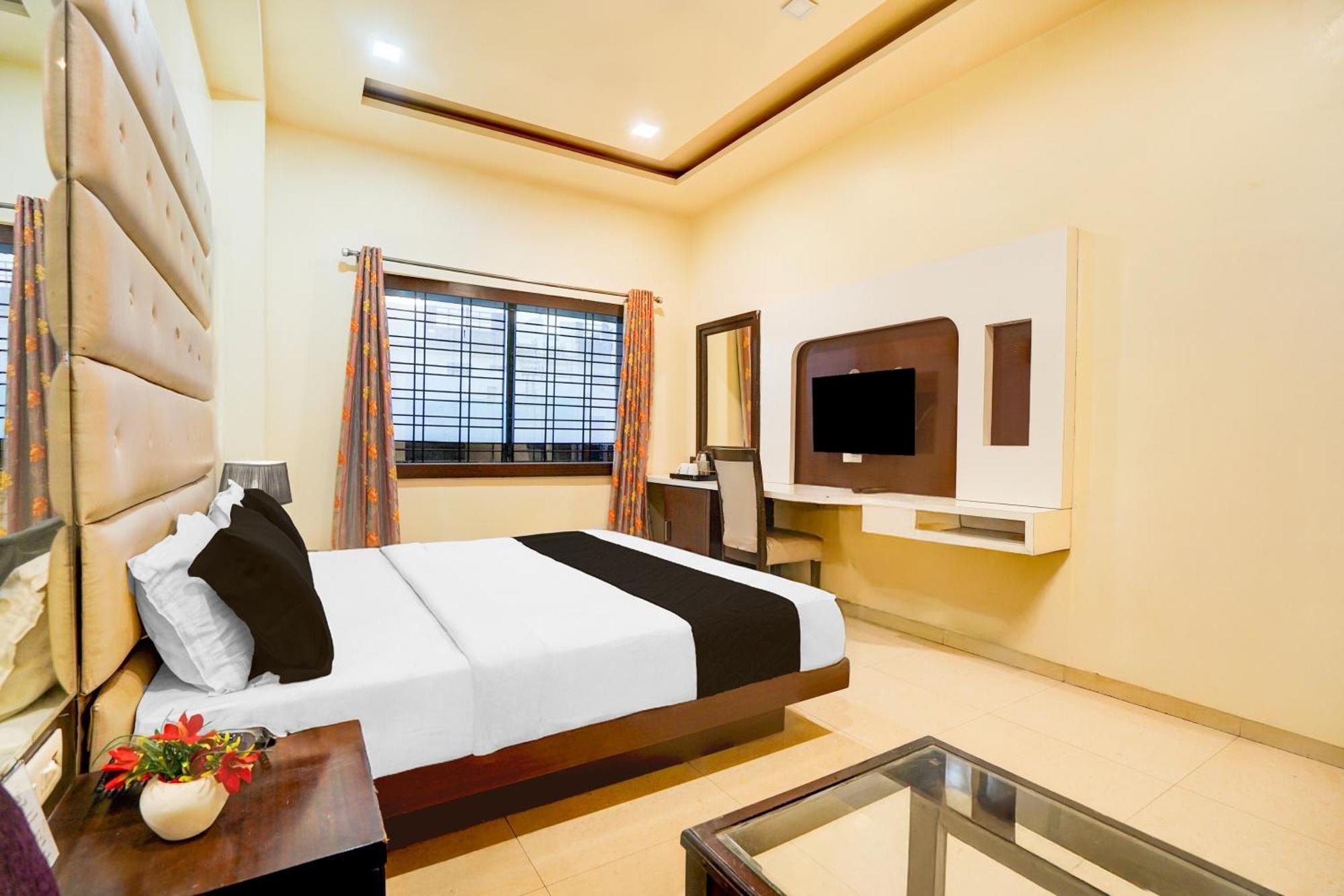 Super Townhouse Lalghati Near Airport Bhopal Ngoại thất bức ảnh